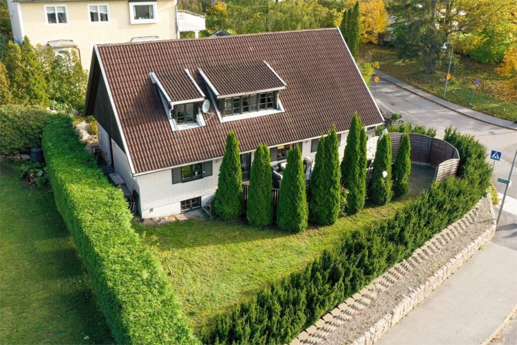 18. Takbyte Tegeltak Villahus Haninge Vega